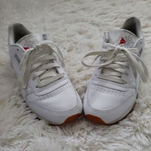 Reebok white leather shoes 8.5